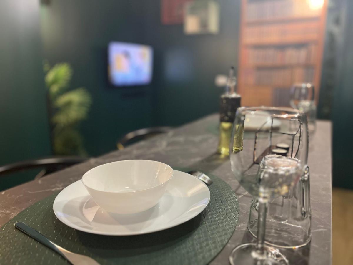 Le Speak Easy / Jacuzzi Et Sauna Appartement Marseilles